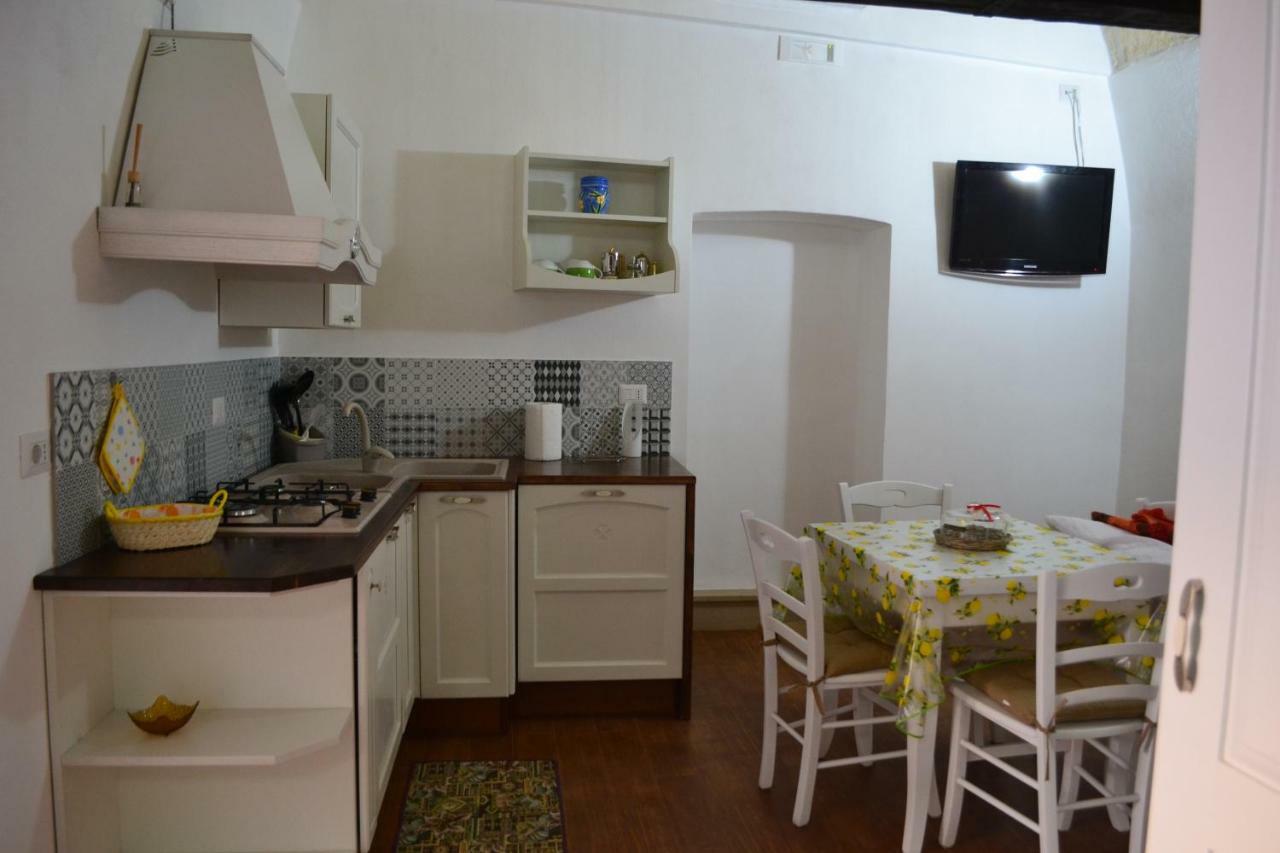 Le Case Di Titina Villa Mottola Exteriör bild